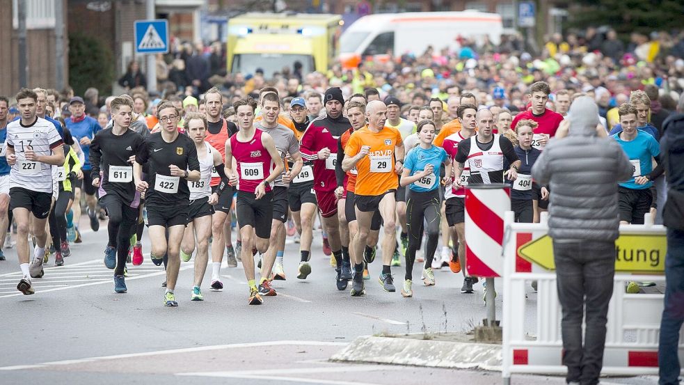 Rund 500 Sportler starteten vor einem Jahr beim Silvesterlauf. Foto: Doden