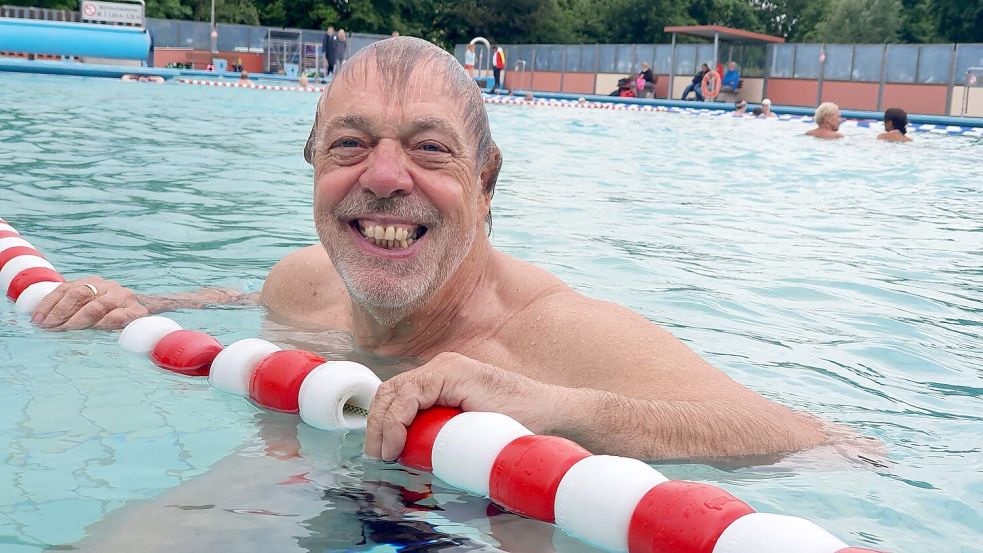 Ferdinand Reit ist eine Größe in der Schwimmausbildung und selber erfolgreicher Sportler. Nun hat er die höchste Sportauszeichnung Niedersachsens bekommen. Foto: Gettkowski/Archiv