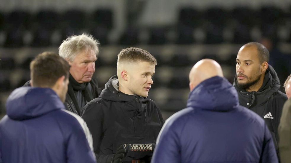 Vor dem Spiel wurde auf dem Platz heftig diskutiert. Doden/Emden