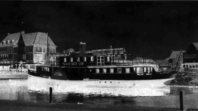 Auf dem Gaststättenschiff "Grenzland" haben sich Else und Adolf Poppen kennengelernt, bevor sie am 4. Dezember 1963 geheiratet haben. Die "Grenzland", ein Schiff ursprünglich aus dem ostpreußischen Ort Tilsit, war im Delft bis 1966 festgemacht. Foto: Stadtgemeinschaft Tilsit