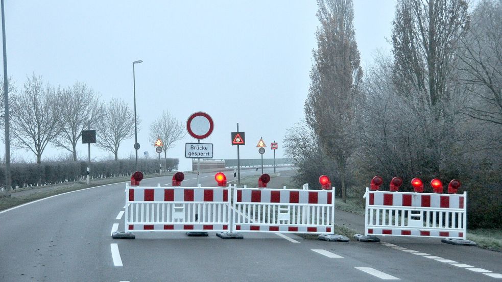 Die Jann-Berghaus-Brücke war in den vergangenen Wochen schon mehrmals wegen Streiks gesperrt. Foto: Wolters