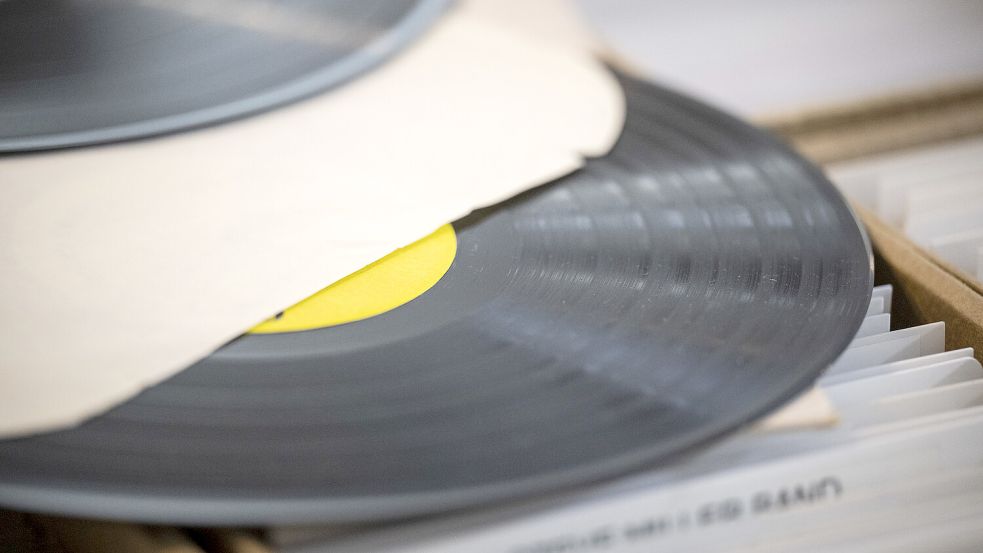 In Leer gibt es am Sonntag Schallplatten. Symbolbild: Foto: Albert/dpa