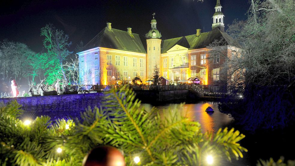 Beim Schloss Gödens gibt es die weihnachtliche Landpartie. Archivbild: Wagner/dpa