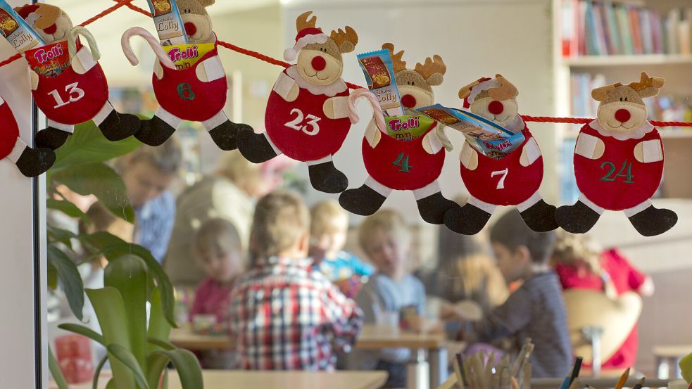 Weihnachten geht auch ohne Baum, findet die Hamburger Kita Mobi. Foto: dpa/Jens Büttner