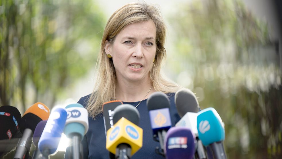 Siemtje Möller (SPD), parlamentarische Staatssekretärin im Verteidigungsministerium, im September bei einem Treffen der Ukraine-Kontaktgruppe. Foto: Roessler/dpa