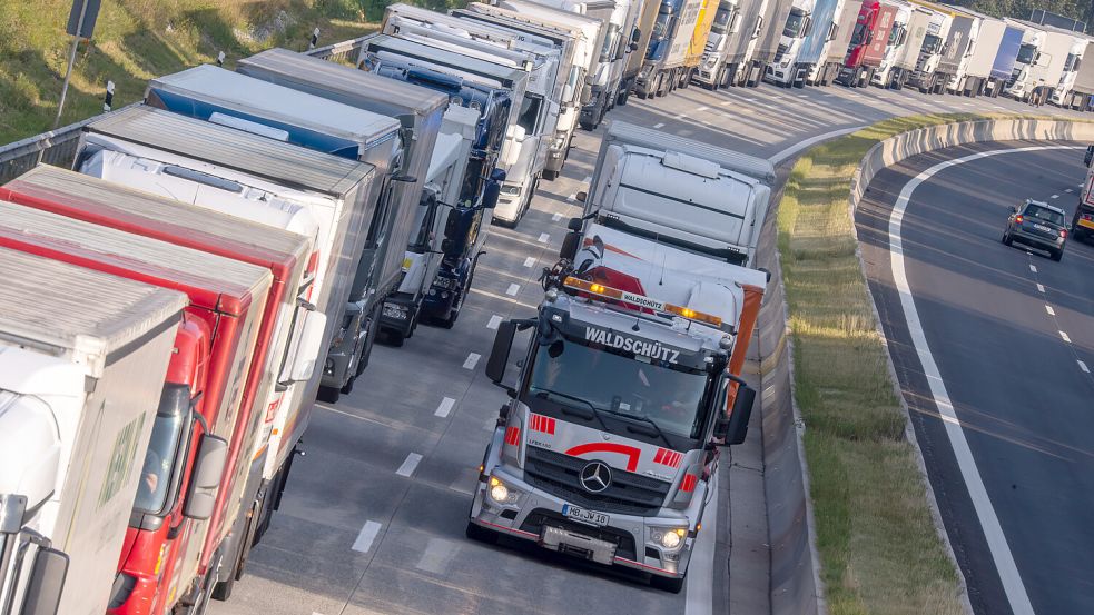 Fahrverbot für Lkw-Transitverkehr im Inntal Foto: dpa/Frank Sorge