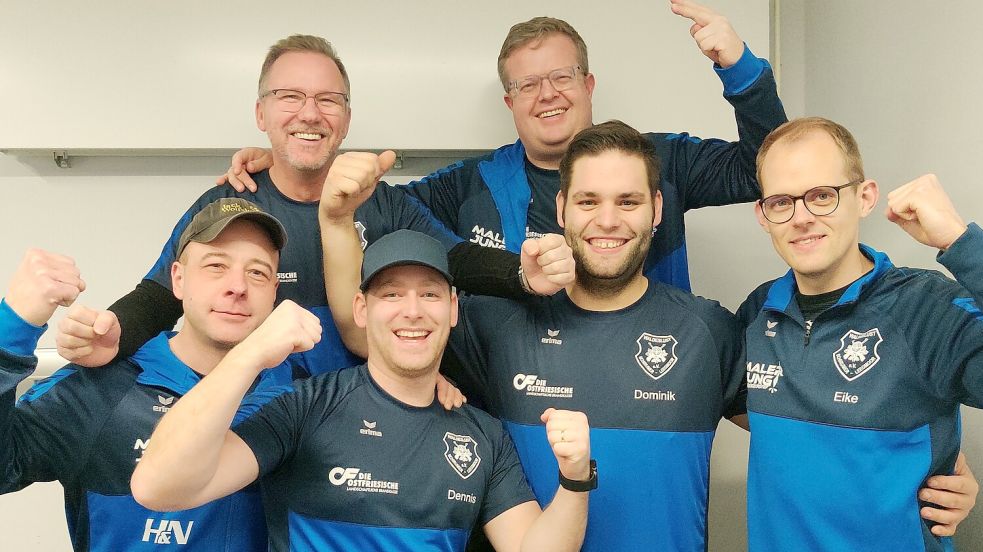 „Wir haben es geschafft“ – das drückt dieses Leegmoorer Siegerfoto von Lindwedel aus. Das Bild zeigt (von links): Marcel Stürken, Maik Ritter, Dennis Grünhoff, Andreas Slink, Dominick Kuck und Eike Fürst. Foto: Privat