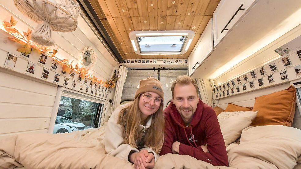 Tomke und Jakob Prößdorf leben in ihrem Van. Foto: Ortgies