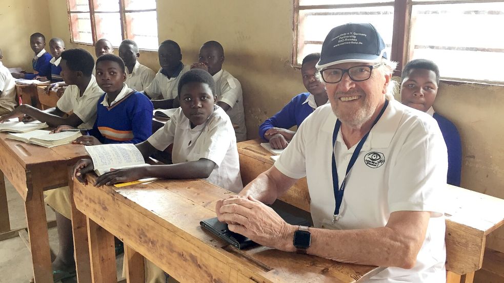 Klaus Renken – hier auf einem Foto von 2019 – reist regelmäßig nach Ruanda. Foto: Archiv/Nording