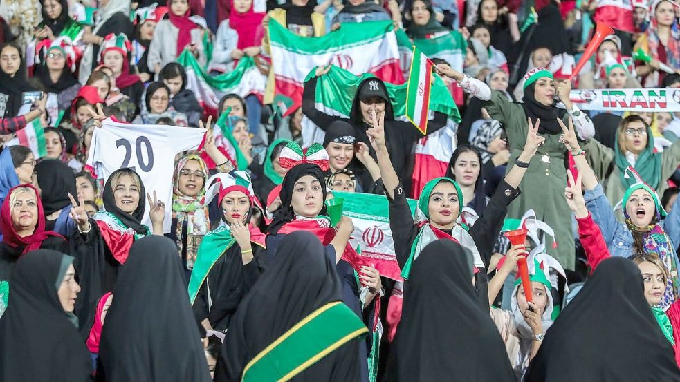 Im Iran gibt es seit fast einem Jahr keine Massendemonstrationen gegen das Regime mehr. Die massiven Repressionen haben die Protestbewegung demoralisiert. Foto: dpa/Saeid Zareian