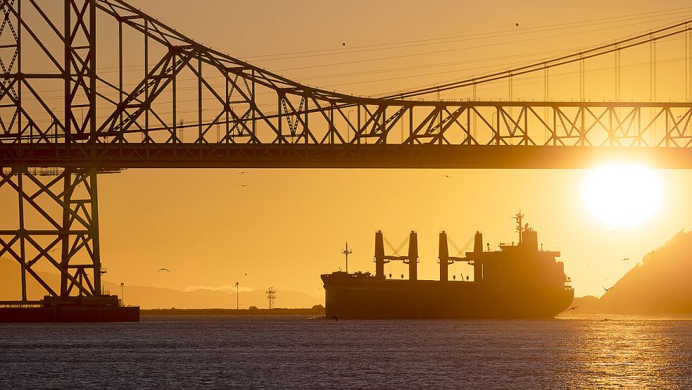 Seefahrer auf der ganzen Welt erhalten Weihnachtsgrüße aus Leer und Hamburg. Foto: Pixabay