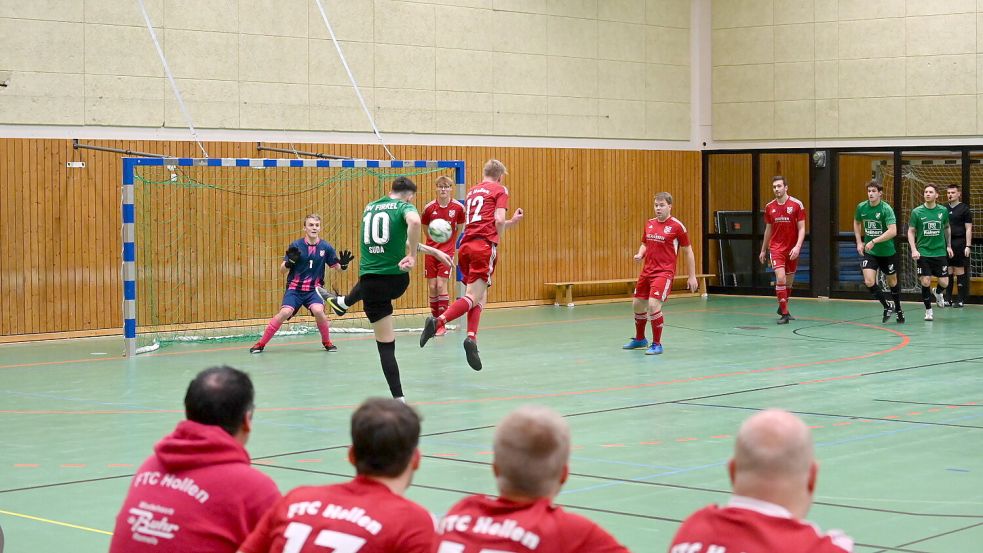 Der FTC Hollen ärgerte Firrel lange Zeit, führte bis zur 11. Minute 2:1. Foto: Lohmann