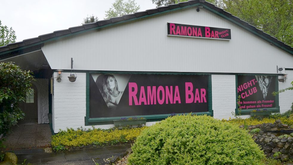 An der Landesstraße 16 in Burlage, Gemeinde Rhauderfehn, liegt die Ramona-Bar. Dort wird gewerblicher Sex angeboten. Foto: Fertig