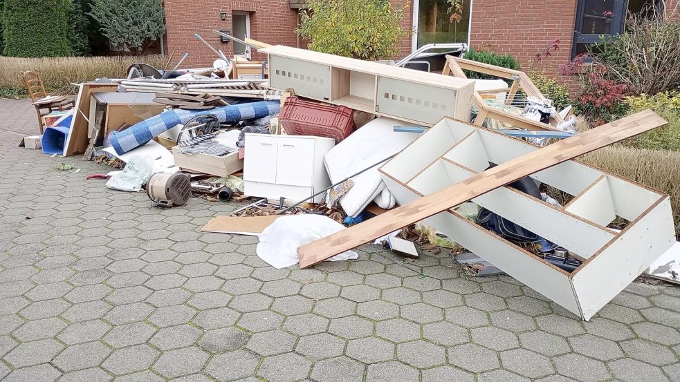 Am Anfang stand vor dem Haus der Senioren nur ein Drittel hiervon an der Straße. Der Haufen war über Nacht gewachsen. Foto: privat