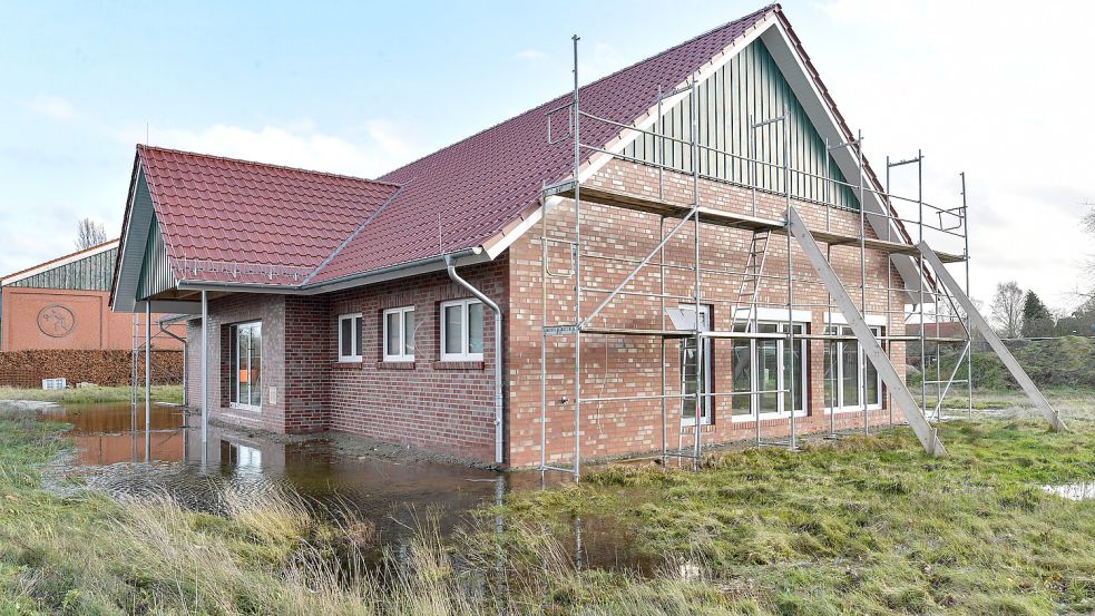 Das Gebäude für die Mensa ist im Rohbau fertig. Ab Ende Januar folgt der Innenausbau. Foto: Ortgies