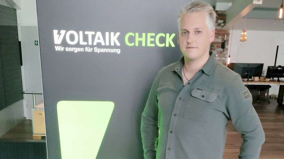 Marco Jürgens ist der Inhaber der Firma Voltaik Check in Neermoor. Foto: Lilienthal