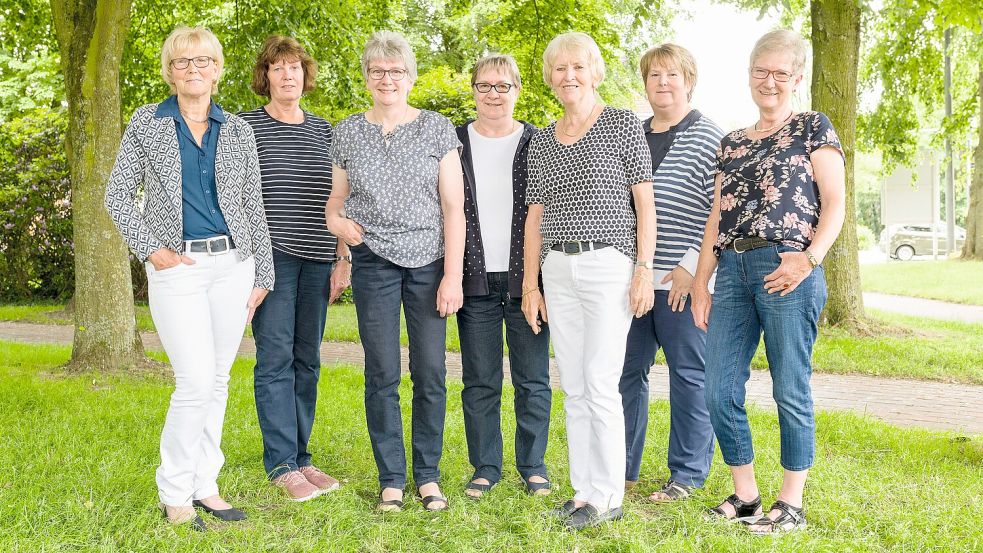 Der Vorstand der Uplengener Landfrauen: Hannah Korth, Edith Hanken, Frieda Fecht, Gisela de Buhr, Marianne Frieling, Christa Grüßing und Marianne Saathoff.