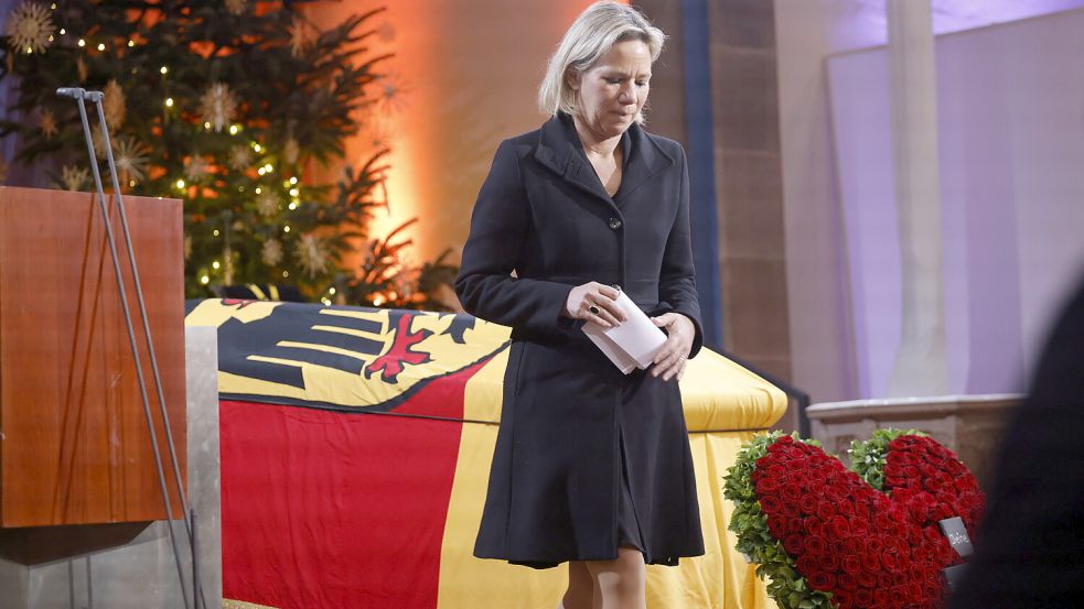 Christine Strobl spricht bei der Trauerfeier über ihren an Weihnachten gestorbenen Vater, CDU-Urgestein Wolfgang Schäuble. Foto: dpa/Philipp von Ditfurth