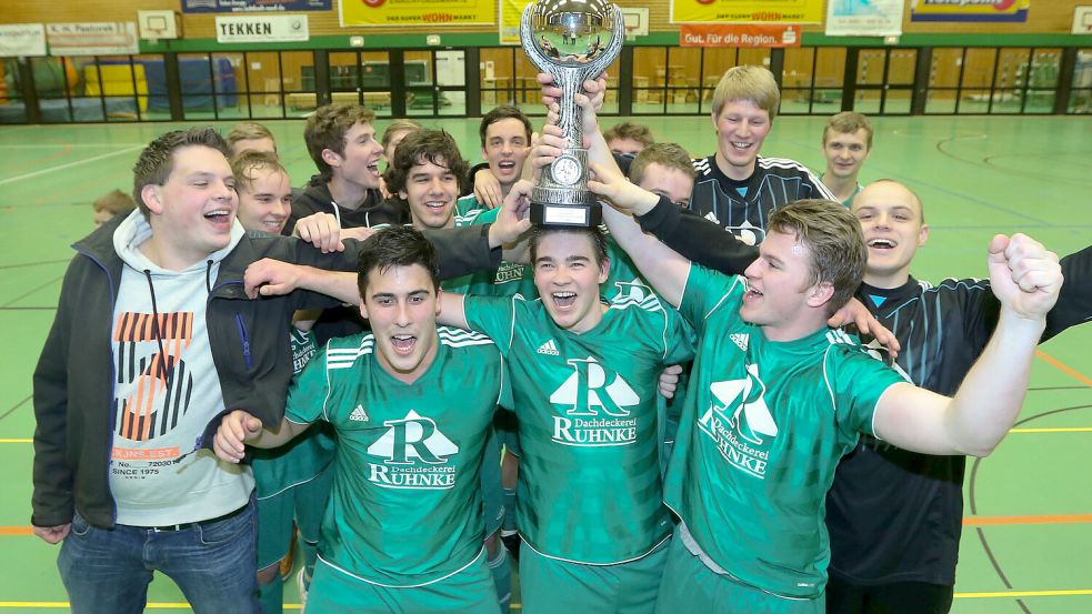 Nachfolger gesucht: Die zweite Mannschaft des VfR Heisfelde gewann 2013 die letzte Leeraner Stadthallenmeisterschaft. Archivfoto: Doden/Emden