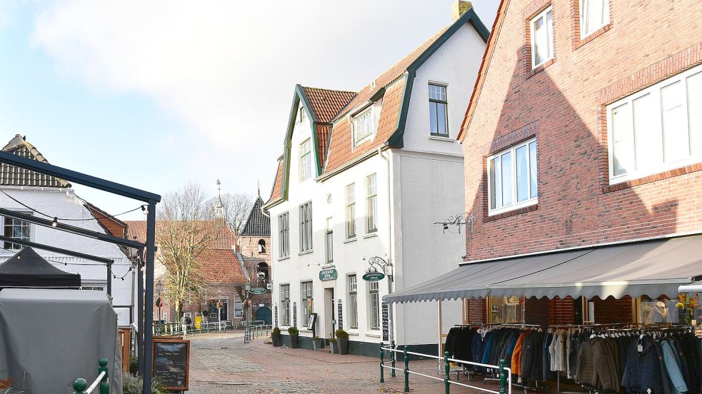 Die Greetsieler Börse im historischen Ortskern musste schließen. Foto: Wagenaar