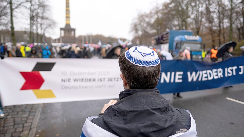 Eine Demonstration gegen Antisemitismus in Berlin. Foto: Imago Images//snapshot