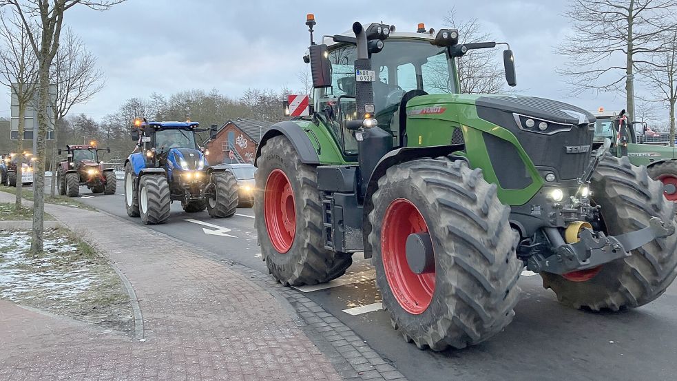 Auch am Mittwoch wollen wieder zahlreiche Landwirte mit ihren Treckern nach Norden fahren. Um elf Uhr findet auf dem Torfmarkt eine Kundgebung statt. Foto: Rebecca Kresse