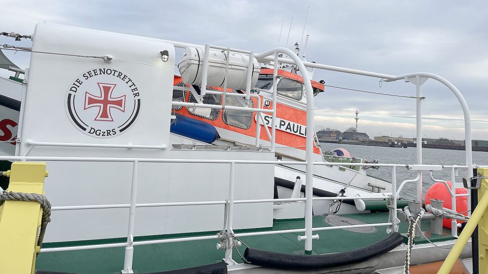 Das Tochterboot „St. Pauli“ ist etwa acht Meter lang. Innerhalb von fünf Minuten können die Seenotretter das Boot ins Wasser lassen. Foto: Münch