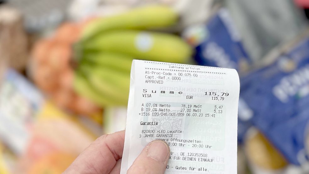 Mehrere Supermärkte in Deutschland haben zu Jahresbeginn die Preise für bestimmte Produkte dauerhaft gesenkt. Foto: imago images/Sven Simon