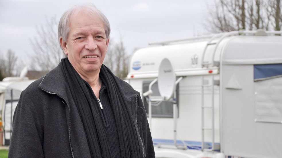 Peter Klossek führt seit 2016 den Campingplatz in Altfunnixsiel. Gerade ist der in der Winterpause. Foto: Ullrich