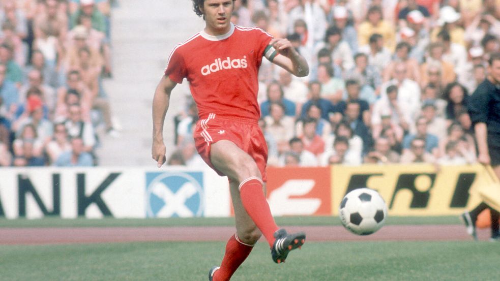 Franz Beckenbauer, hier 1975, durchlebte auf und neben dem Platz eine Weltkarriere. Foto: www.imago-images.de