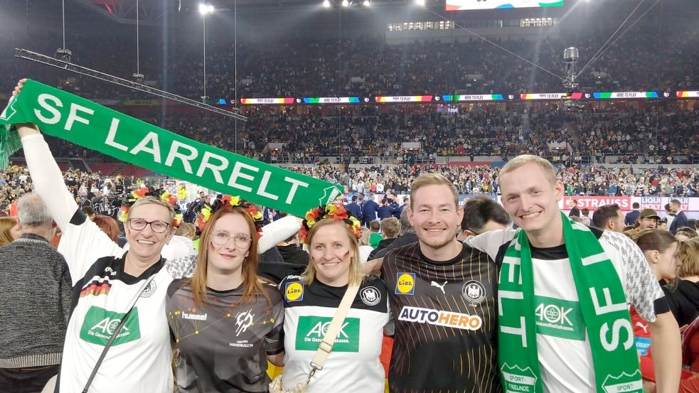 Hatten einen tollen EM-Abend (von links): Ute, Silvia, Saskia, Steffen und Sebastian Stomberg. Foto: Privat