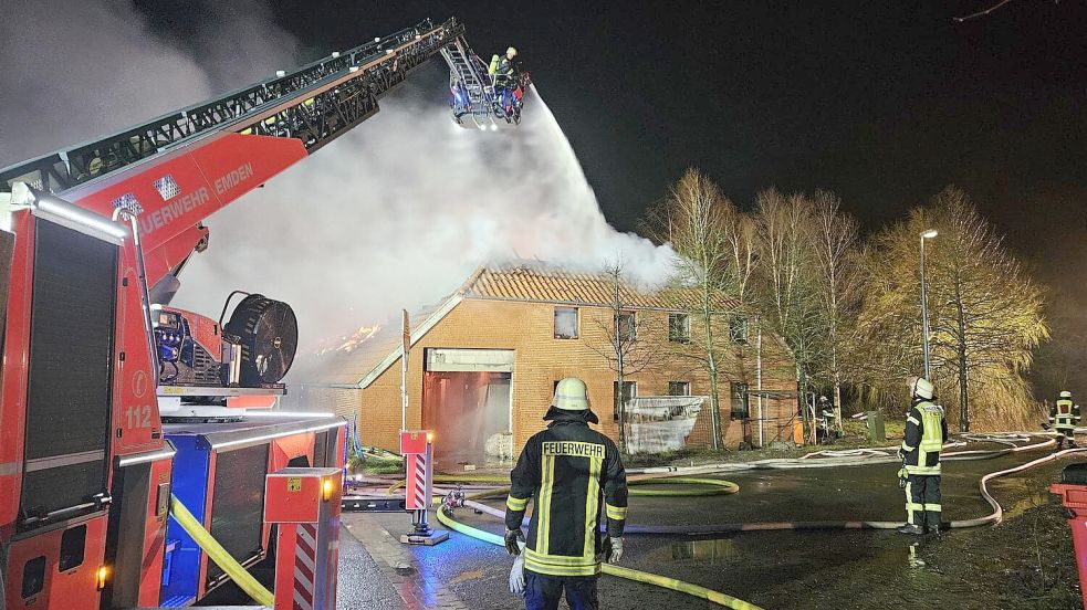 In Upleward ist am Sonntag ein Haus abgebrannt. Foto: Mertens