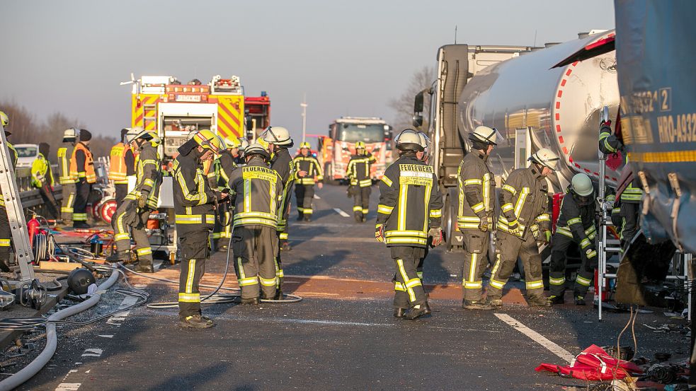 Wie weit darf Protest gehen? Am Mittwoch, 10. Januar, ist ein Lkw-Fahrer ums Leben gekommen, nachdem er auf das Ende eines Staus aufgefahren war, der sich wegen Bauern-Protesten gebildet hatte. Das berichtet die Deutsche Presse-Agentur Foto: Fuldamedia/dpa