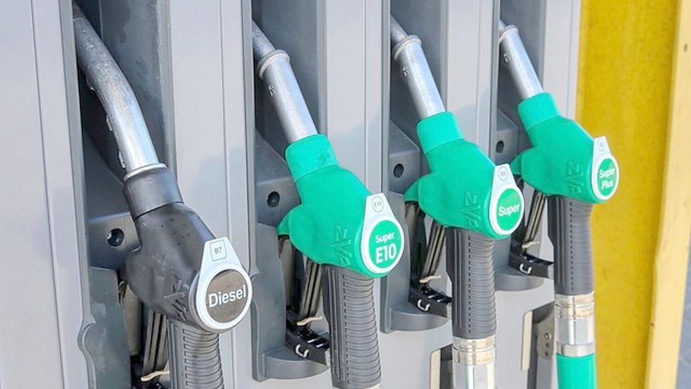 Eine Tankstelle in Warsingsfehn ist im Sommer 2023 überfallen worden. Symbolfoto: pixabay