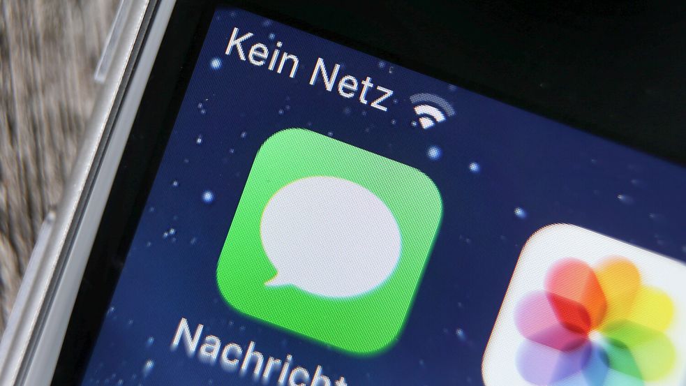 Die Aufschrift «Kein Netz» ist auf dem Bildschirm eines Mobiltelefons zu sehen. In der Gemeinde Krummhörn und in Hinte geht der Ausbau des Mobilfunknetzes voran. Foto: Karl-Josef Hildenbrand/dpa