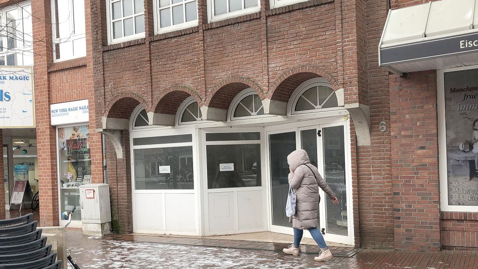 Das ist der 1981 fertiggestellte Erweiterungsbau der ehemaligen Stadtbäckerei Hartmann mit der Front am Neuen Markt. Foto: H. Müller