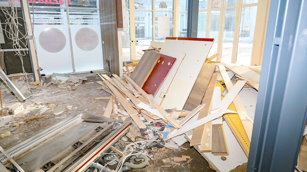Das Innere der Markthalle gleicht einem Trümmerfeld. Fotos: Banik
