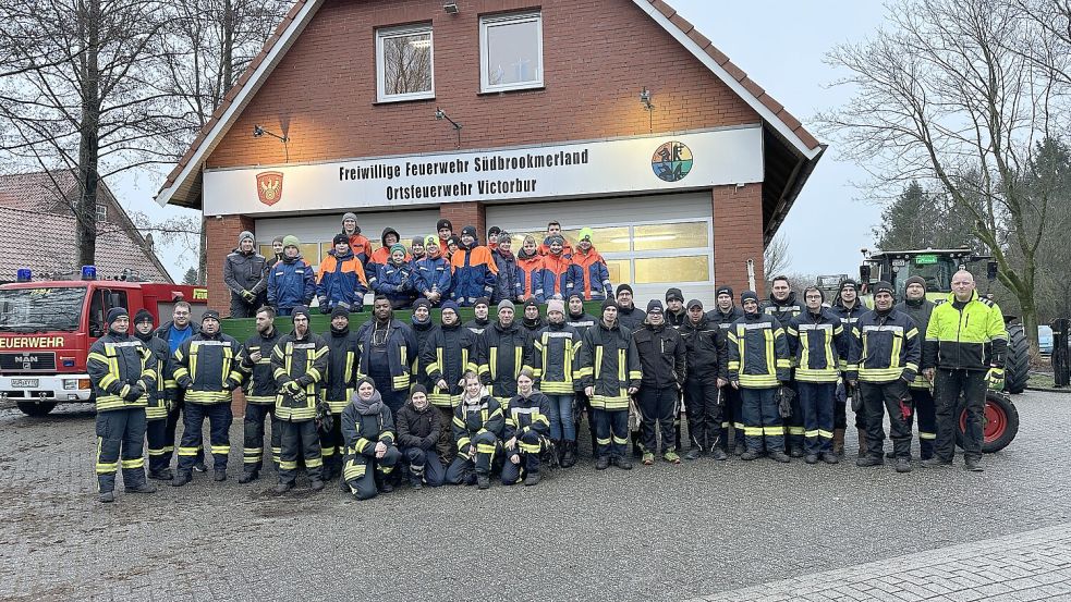 So viele Helfer wie noch nie beteiligten sich an den Aktion der Jugendfeuerwehr Victorbur. Fotos: privat