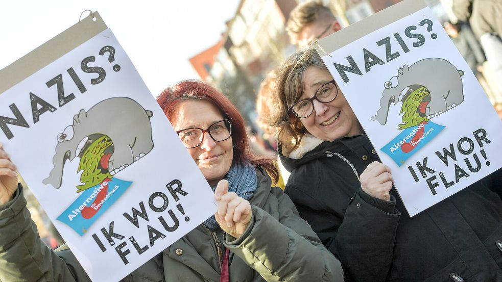 Viele Teilnehmer hatten originell gestaltete Plakate bei der Demo dabei. Fotos: Ortgies