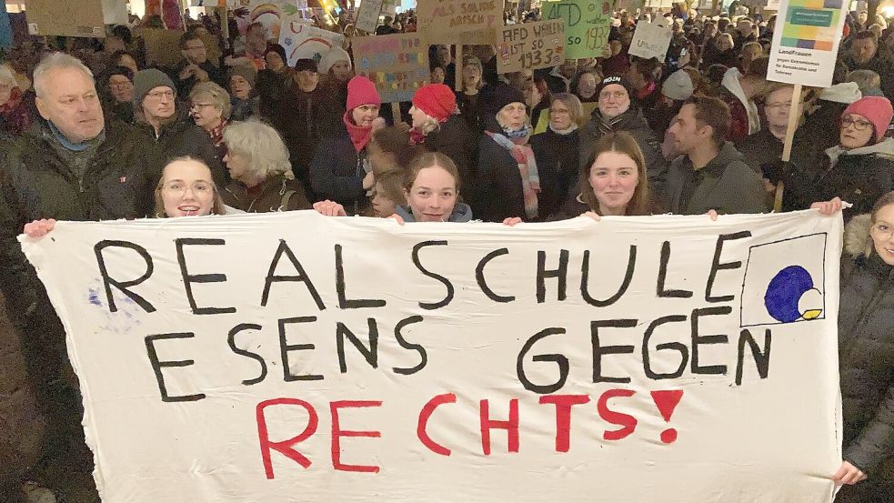 Die Schülerinnen und Schüler der Realschule hatten ein Plakat dabei.