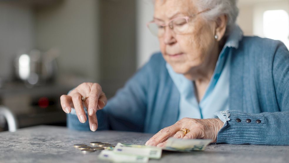 Die Rente der meisten Deutschen liegt unter 2000 Euro brutto im Monat. Foto: imago images/HalfPoint Images