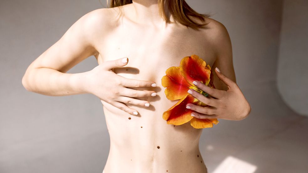 Bei einer sogenannten Mastektomie werden die Brüste operativ entfernt. Foto: illustrissima/Adobe Stock