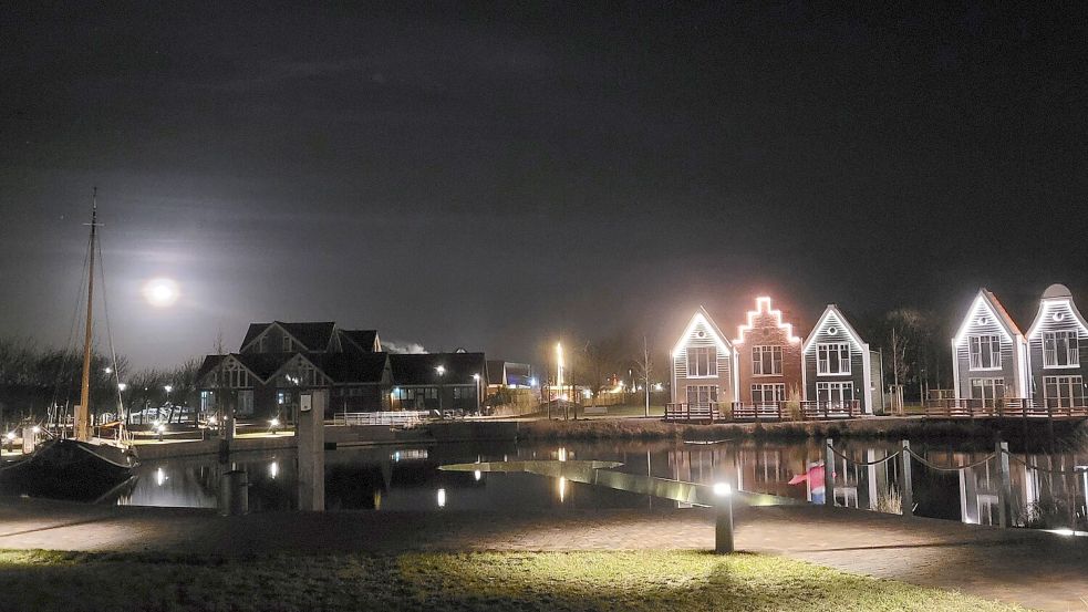 Die abendliche Ruhe hüllt den Kurpark in Dunkelheit. Foto: Ullrich