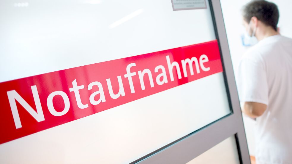 Ostfriesische Krankenhäuser hatten am 29. Januar 2024 im Bereich der Notaufnahme und der Intensivstationen Kapazitätsprobleme. Stundenlange Abmeldungen für die Notfallversorgung waren die Folge. Symbolfoto: Dittrich/dpa