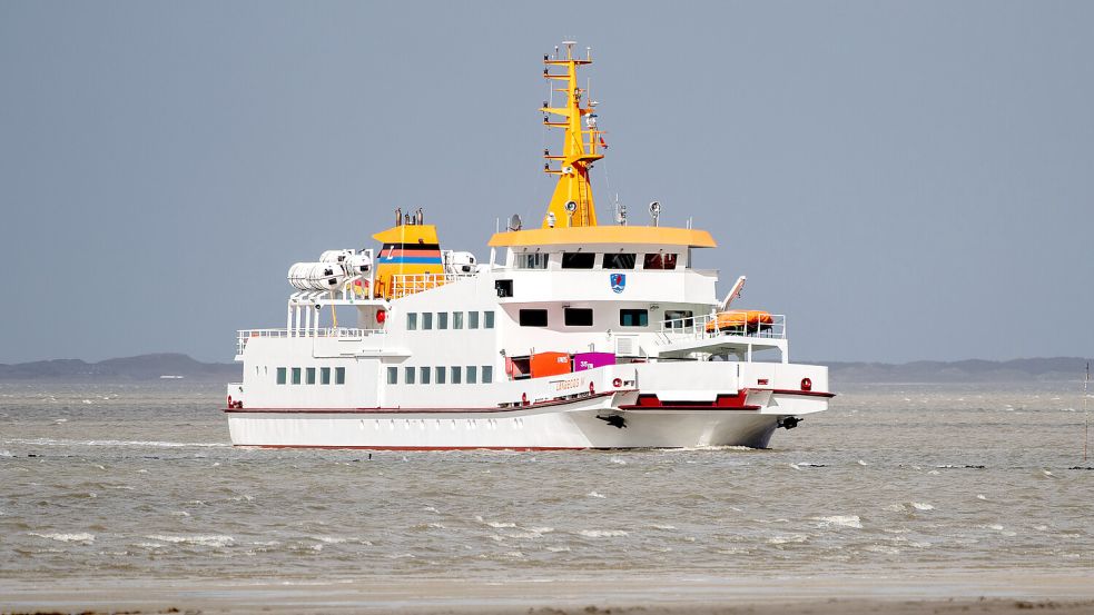 Das Bild zeigt die Fähre „Langeoog IV“. Archivfoto: Dittrich/DPA