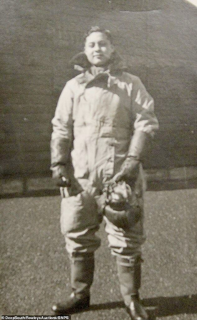 Percy Sekine in seinem Fliegeranzug bei der Royal Air Force. Foto: Foto: Rowley’s Auction House / Deep South Media
