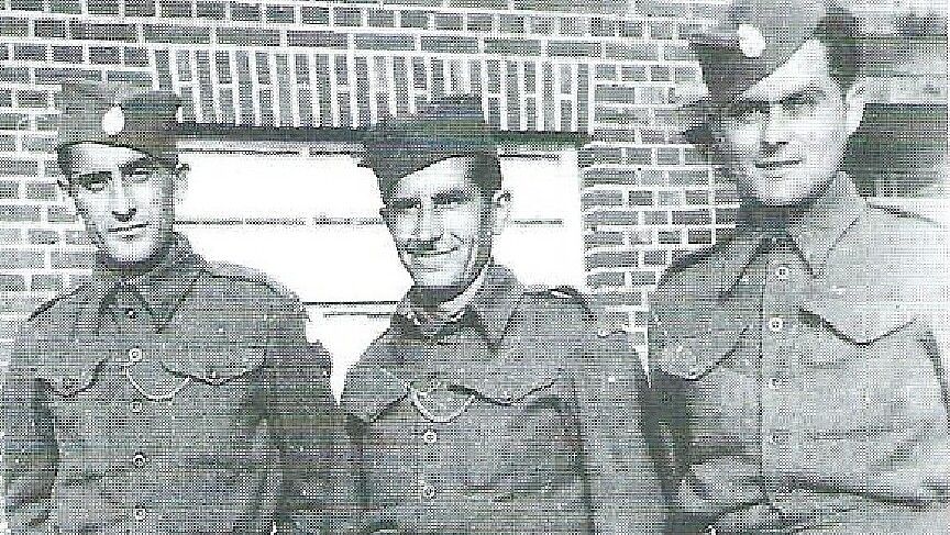 Diese Archiv-Aufnahme zeigt drei serbische Kriegsgefangene, die während des Zweiten Weltkrieges in Hesel als Zwangsarbeiter eingesetzt wurden. Foto: Störmer/Archiv
