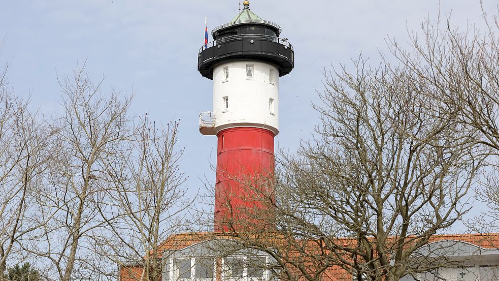 39 Meter hoch: Wangerooges Leuchtturm sucht einen neuen Wärter. Foto: Mohssen Assanimoghaddam/dpa