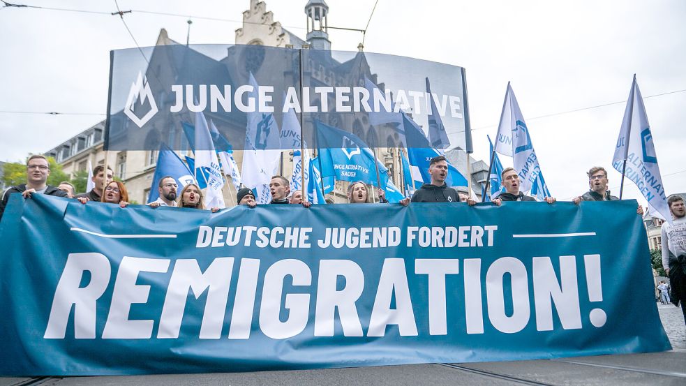 Bereits im Oktober vergangenen Jahres forderte die Junge Alternative auf einer Demonstration „Remigration“. Foto: IMAGO/Funke Foto Services