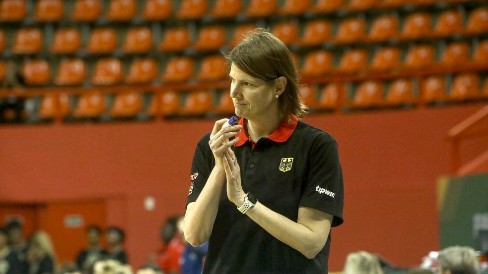 Die Bundestrainerin der deutschen Basketballerinnen: Lisa Thomaidis. Foto: Marx Vasconcelos/dpa